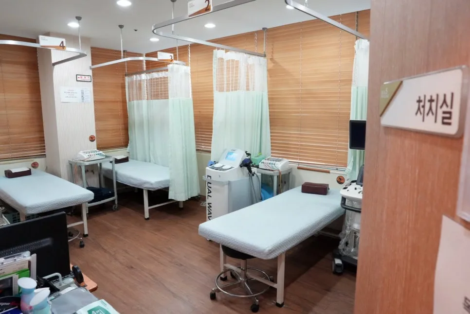 서초구 정형외과, 밤에 아픈 어깨 오십견과 회전근개 구분법 관련 사진 4