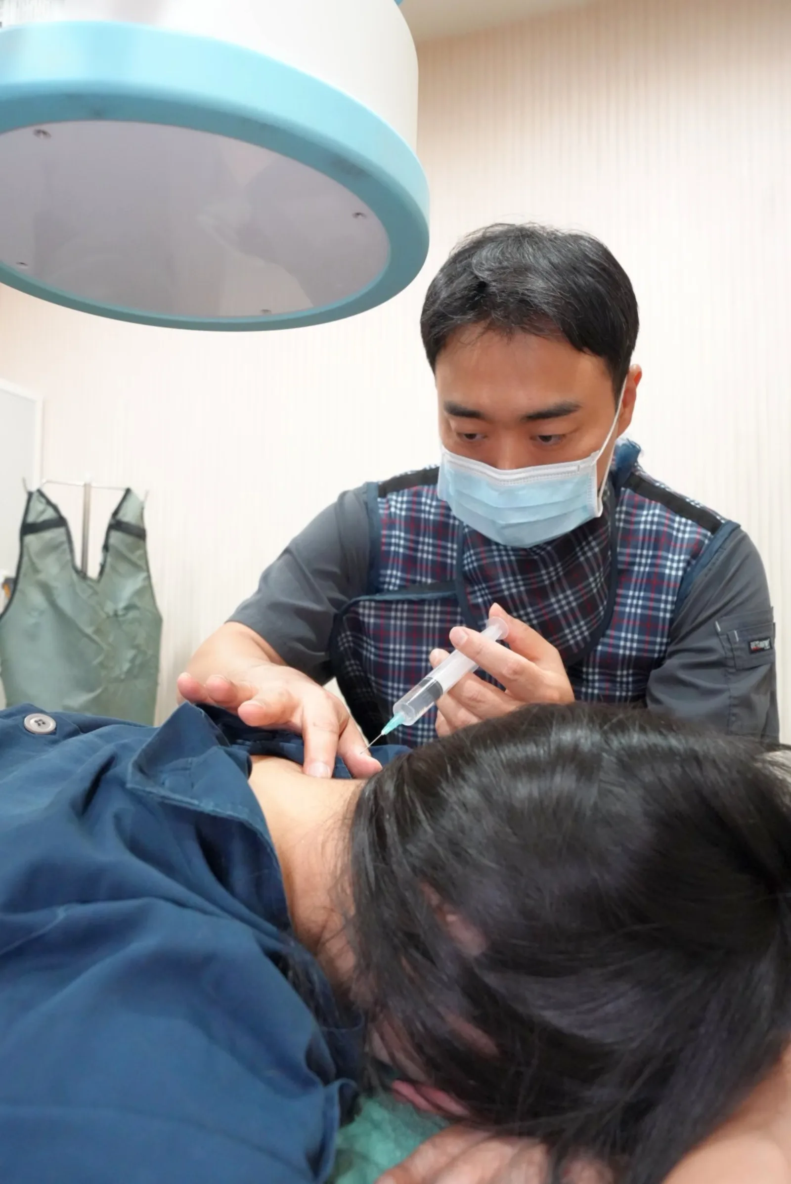 내측지 신경치료주사 시술